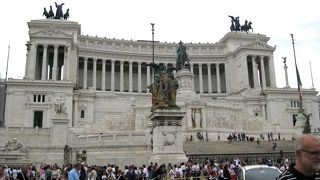 ローマのランドマーク的な建物、景色がキレイです♪