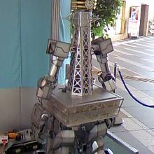 1階に通天閣ロボが！