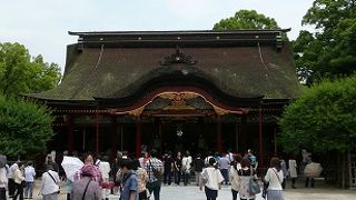 受験シーズン到来前に、お守りを買いに行こう。