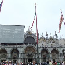 イタリアを代表するロマネスクビザンチン様式の大聖堂