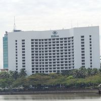 サラワク川から見たホテル