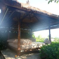 庭にあるガゼボ