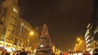 若者向けのクリスマスマーケット