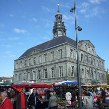 市庁舎とマルクト広場