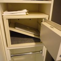 番号ロック式金庫に15インチPC入りました（斜めで）