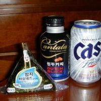 2,3軒隣のコンビニで夜食♪