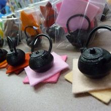 南部鉄器のミニチュアやかん