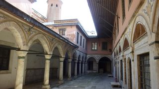 ハレム(トプカプ宮殿) --- さすがに「オスマン朝」のスルタンのハレムです！広い！