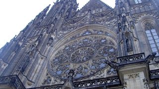 プラハ城が誇る、壮大な大聖堂