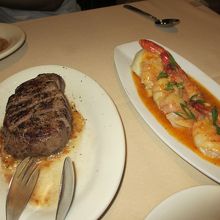 フィレ肉とガーリックシュリンプ