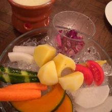 濃厚ソースのバーニャカウダ