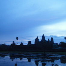 日の出を待って…