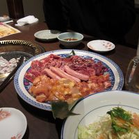 宿泊客同士、近所の焼き肉屋さんに食べに行きました