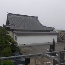 隣接する清岸寺