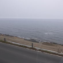 海岸沿いの風景が見えると蟹田はまもなくです