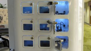 PCもWIFIもバッテリーチャージャーもあります