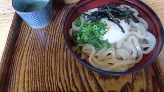 うどんもなかなかおいしいです。