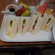 フルーツサンド