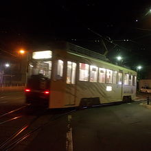 車庫へと帰っていく風景です