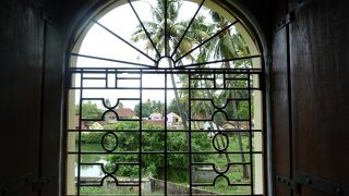 藩王の宮殿から、オランダ総督の邸宅へ