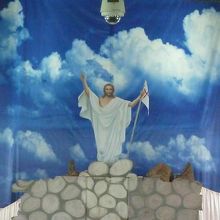 青空を背負うキリスト