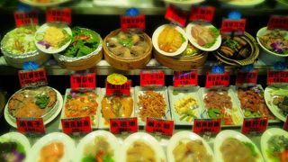 テレビで有名な台北市議会議員も来てました。