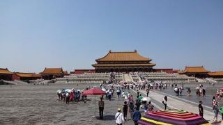 世界遺産。広い。天気が良すぎて私は日陰を歩いた。