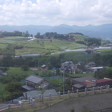 盆地の雄大な風景が楽しめます