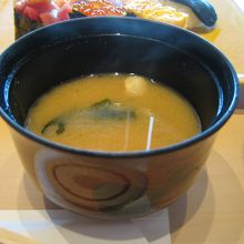 お味噌汁をのんで、日本人で良かったとよく思う。