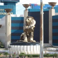 大きなライオン像