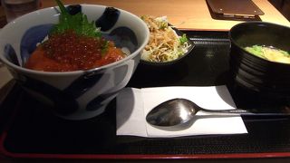 新潟駅万代口駅ビルにある朝８時から営業していて一人でも入りやすい和食屋さん