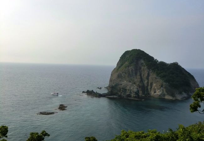 「宝島」と水中展望船