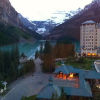 11:30PM頃のLake Louise
