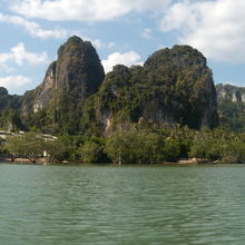 ボートは小さめですので、乗り物酔いにはご注意ください