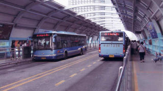 厦門には他に無いＢＲＴと言う交通システムがあります。