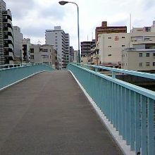 歩行者専用の橋、越中橋