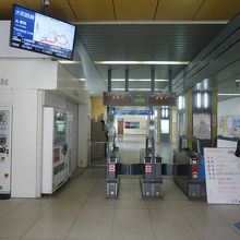 駅入り口