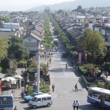 南門から大理古城内を眺める