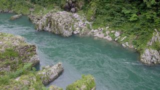 四國三郎・吉野川の渓谷風景