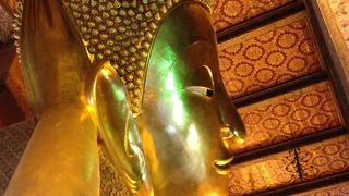 バンコクといえば、ワット・ポーでしょう。