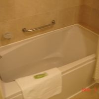 バスタブは充分な深さがあり、ゆったりと浸かれます。