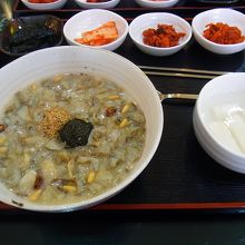 キムチはストップしないと永遠に付け足されるよ！