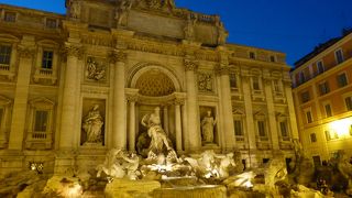 夜のライトアップも素敵