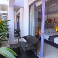 バルコニーから部屋方向