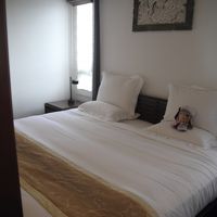 ベッドはとっても広いです。