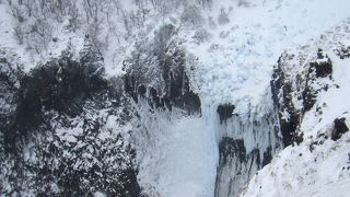 凍った姿も絶景