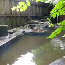 炭酸水素温泉の露天風呂　夜は満天の星が〜