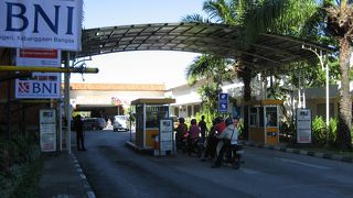 DFSに隣接しています。