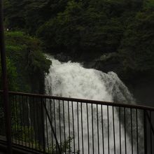 ものすごい水量です