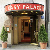 ホテルの入り口